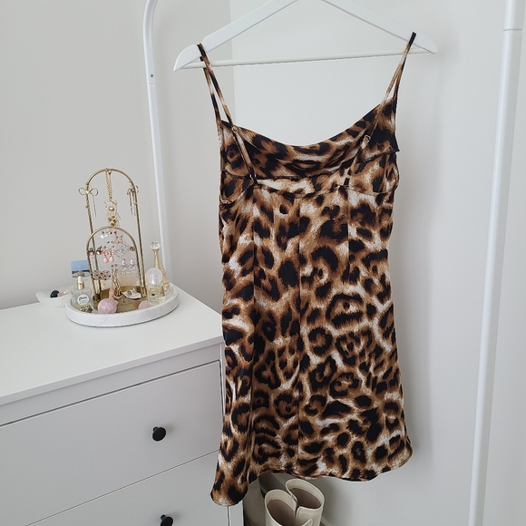 Animal Print Cowl neck dress - Picture 2 of 4